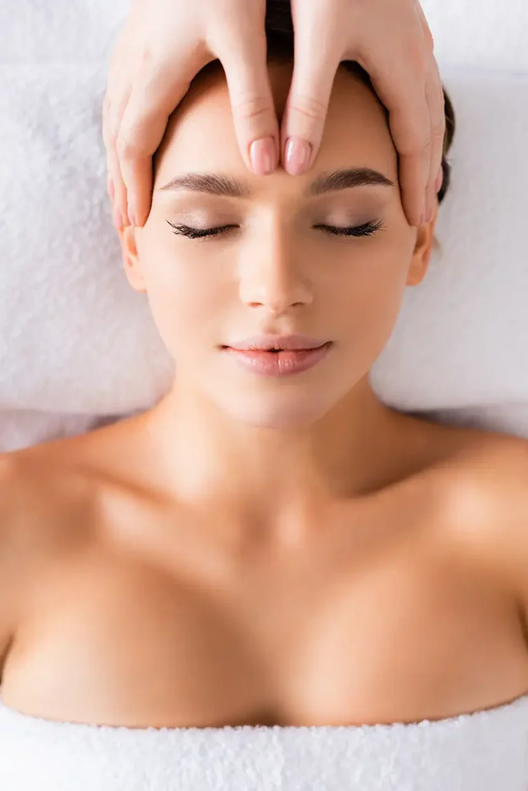 The Signature Luxe Facial​
